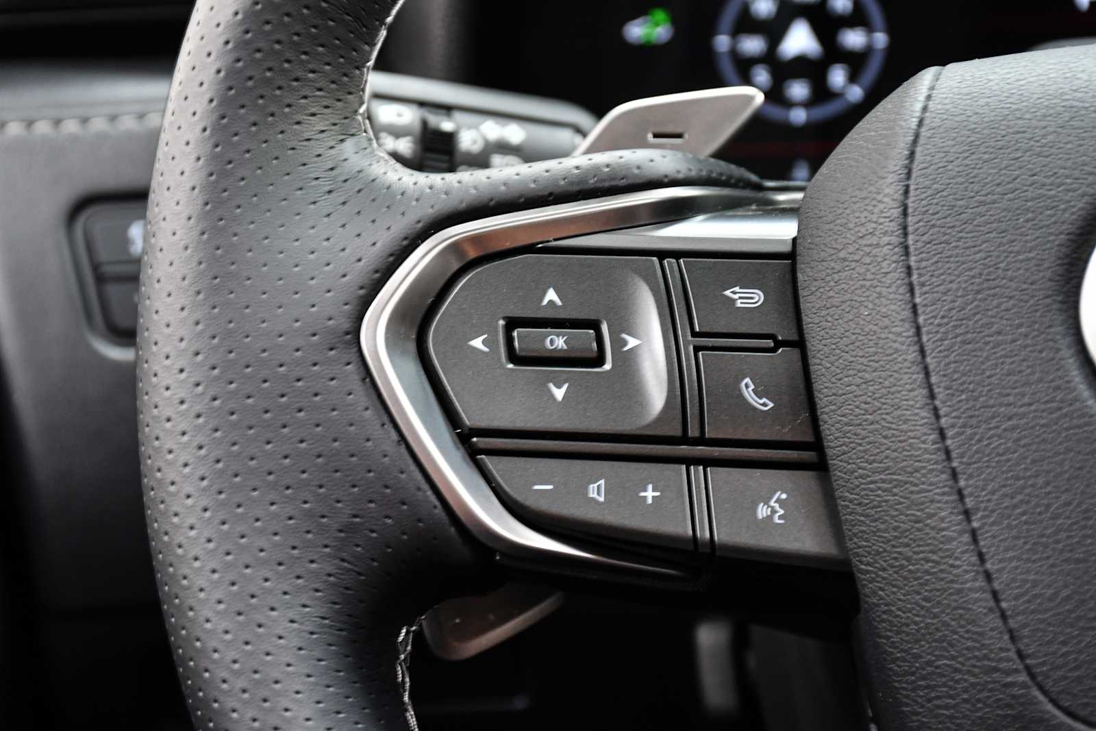 2025 Lexus LX 600 F SPORT photo 12
