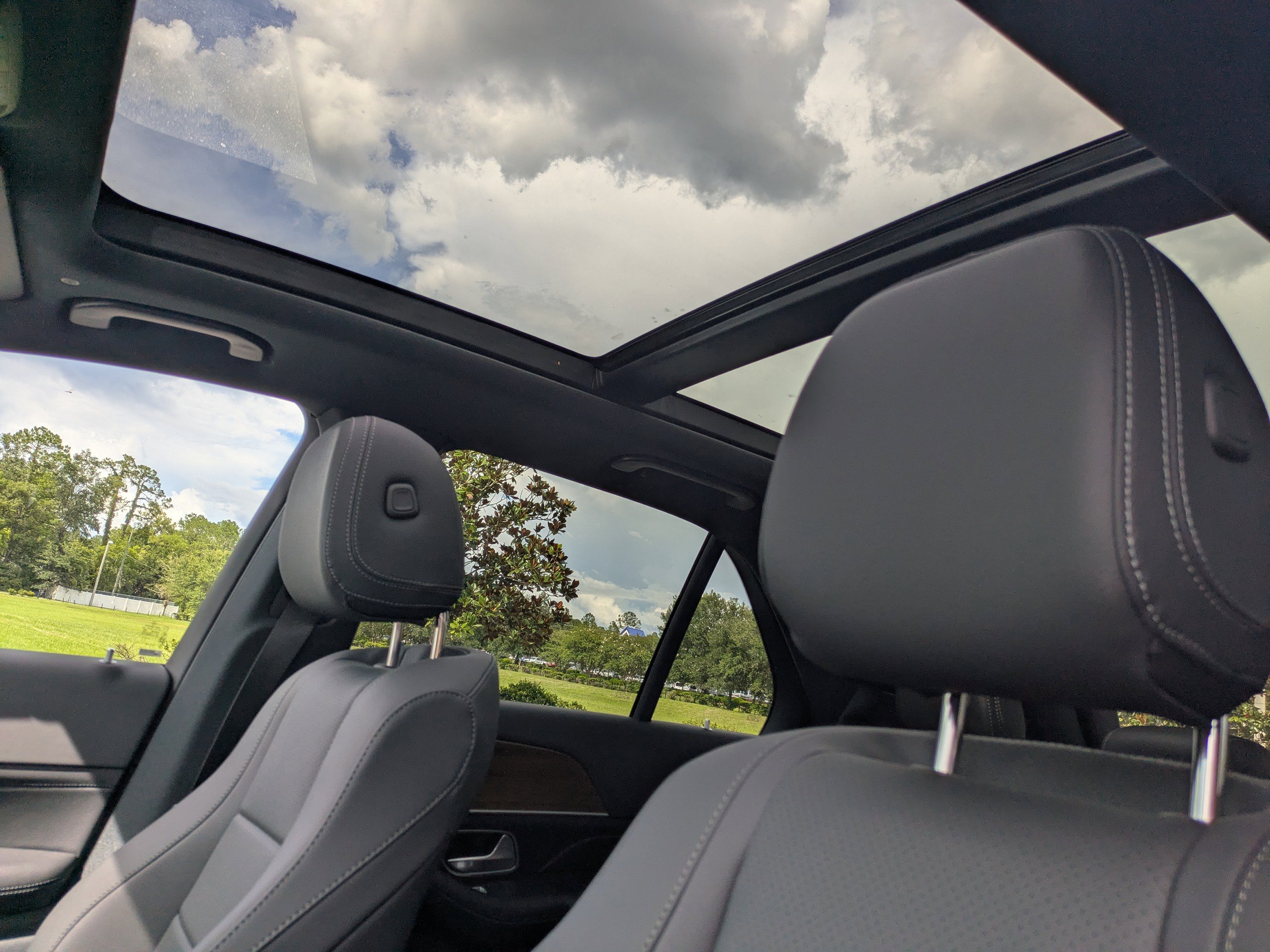 2025 Mercedes Benz GLE 450 4MATIC photo 4