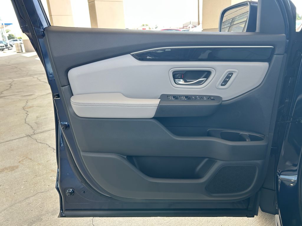 2025 Honda Pilot Touring photo 15