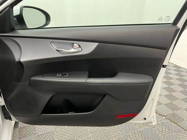 2024 Kia Forte LXS photo 25