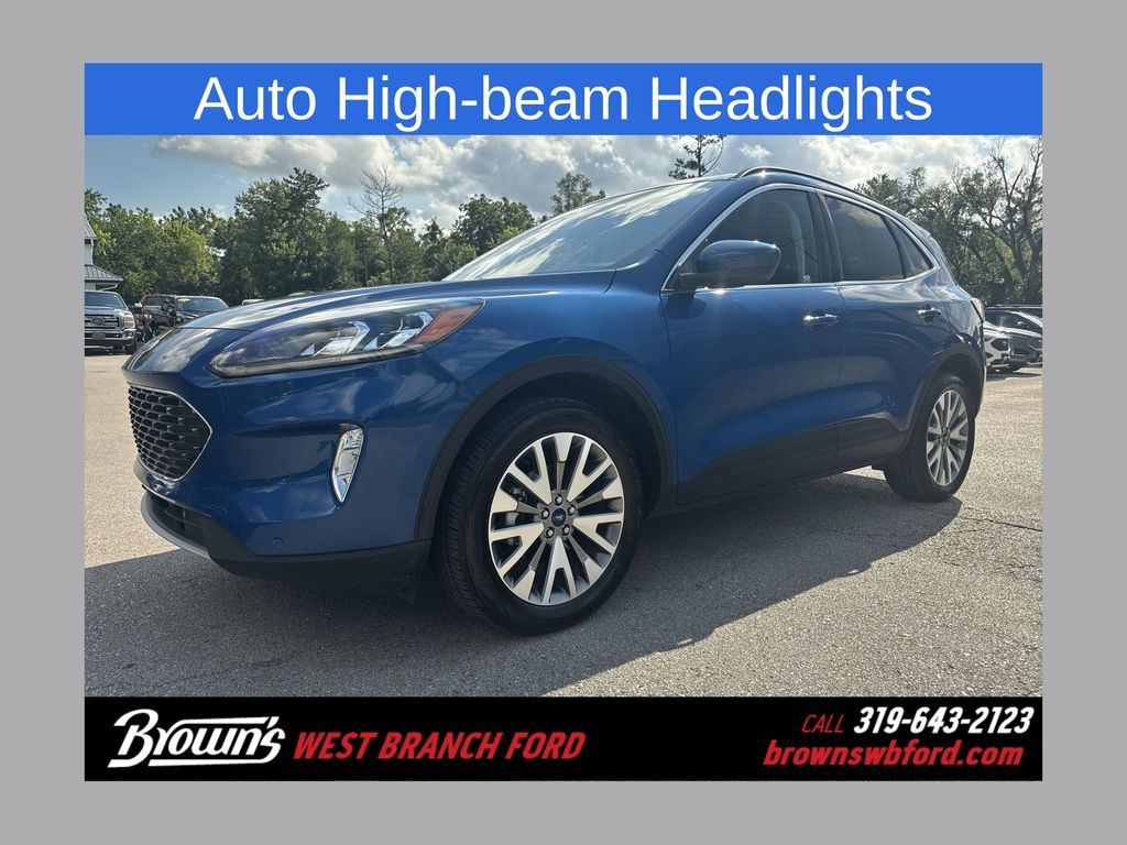 2022 Ford Escape Titanium's photo