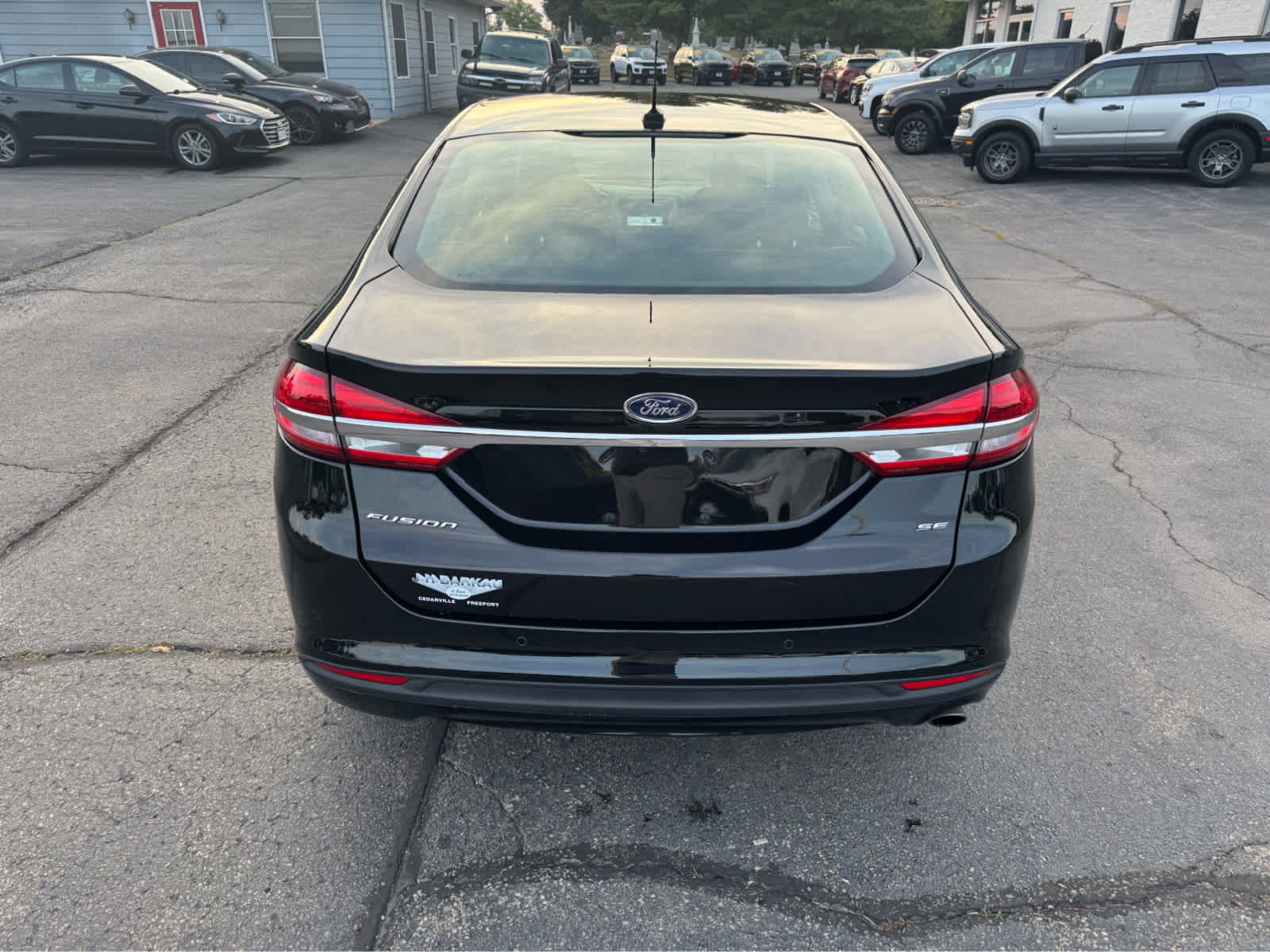 2017 Ford Fusion SE photo 4