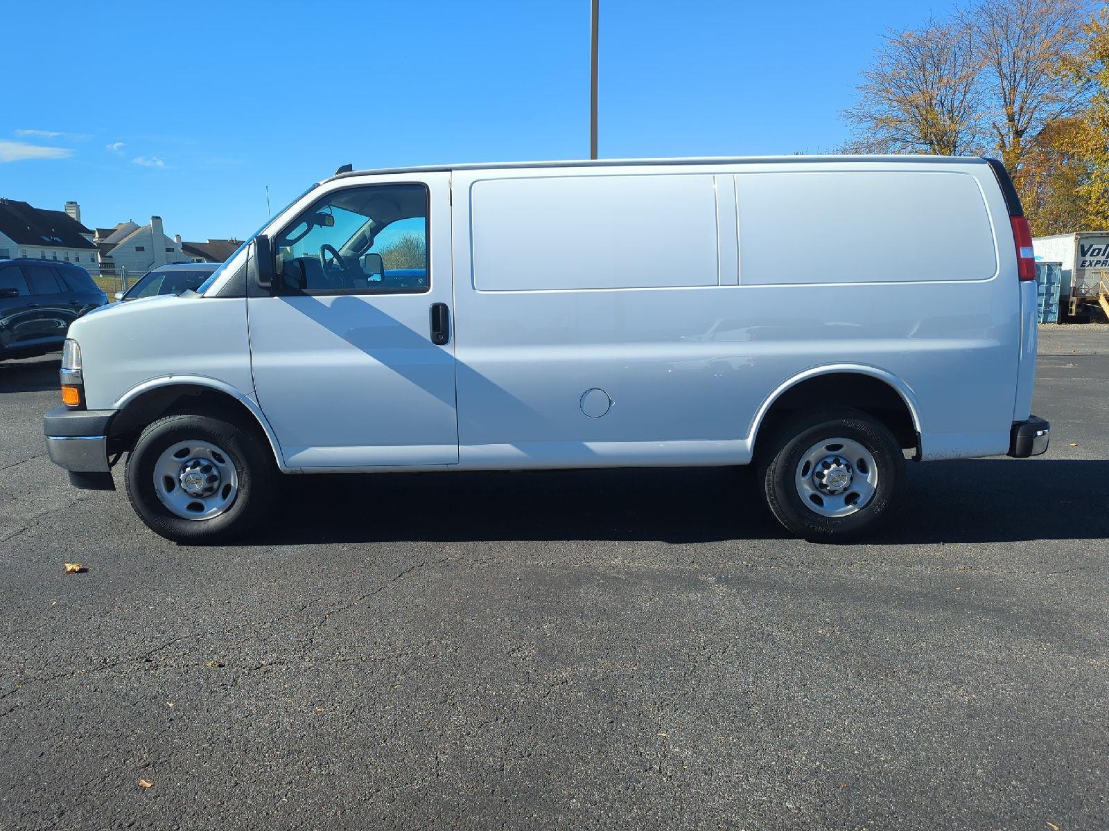 2024 Chevrolet Express Cargo Van 2500 photo 4