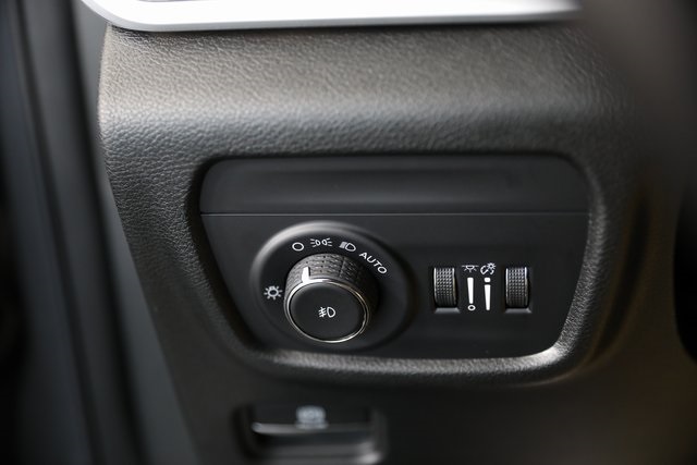 2025 Jeep Grand Cherokee Limited photo 8