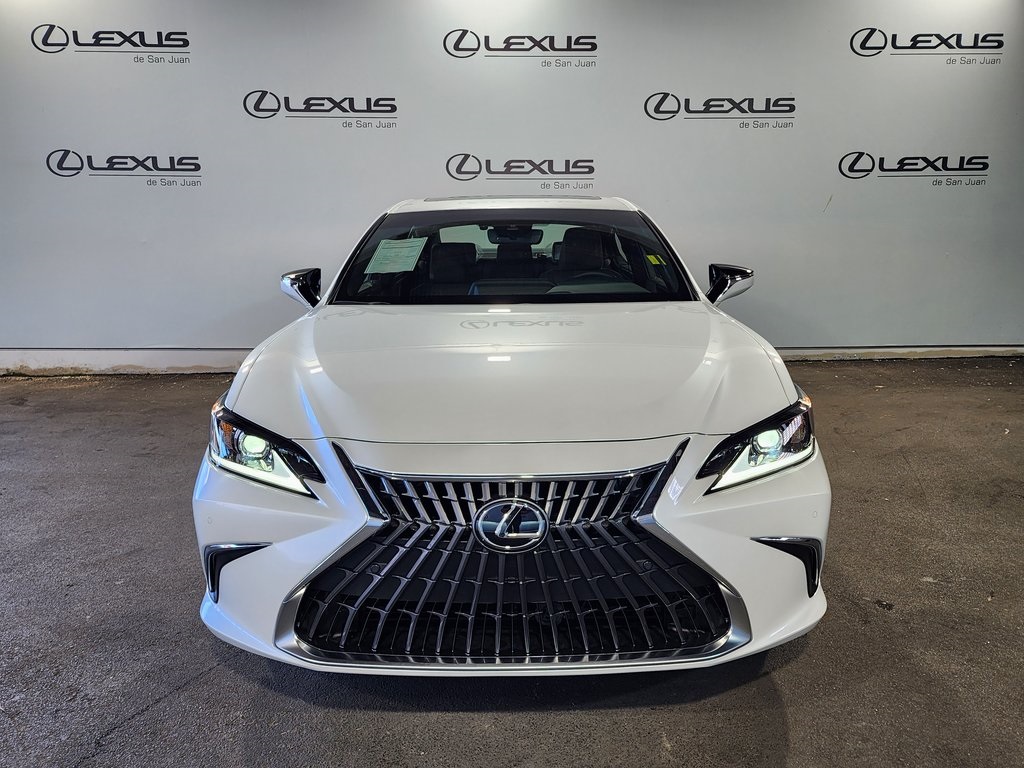 2024 Lexus ES 300h Premium photo 2