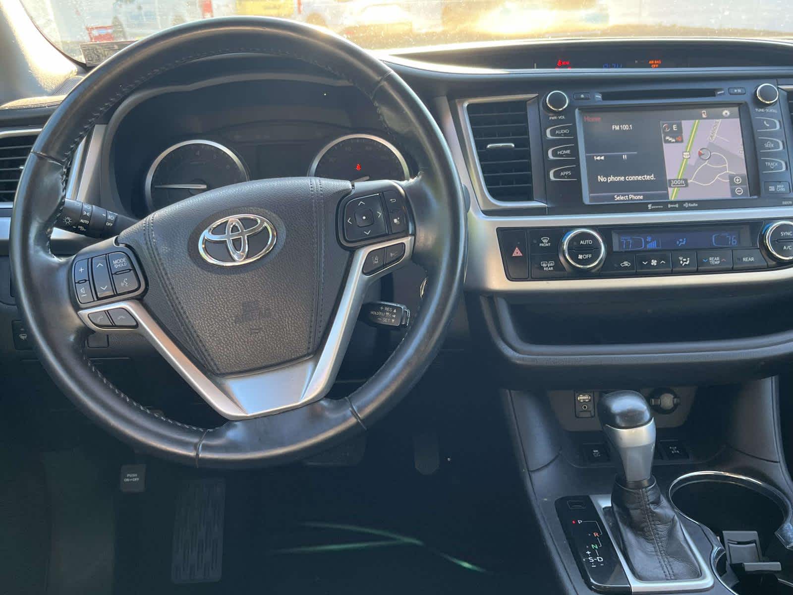 2018 Toyota Highlander SE photo 23