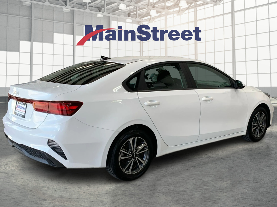2024 Kia Forte LXS photo 4