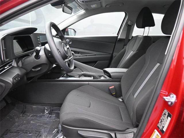2025 Hyundai Elantra SE photo 11