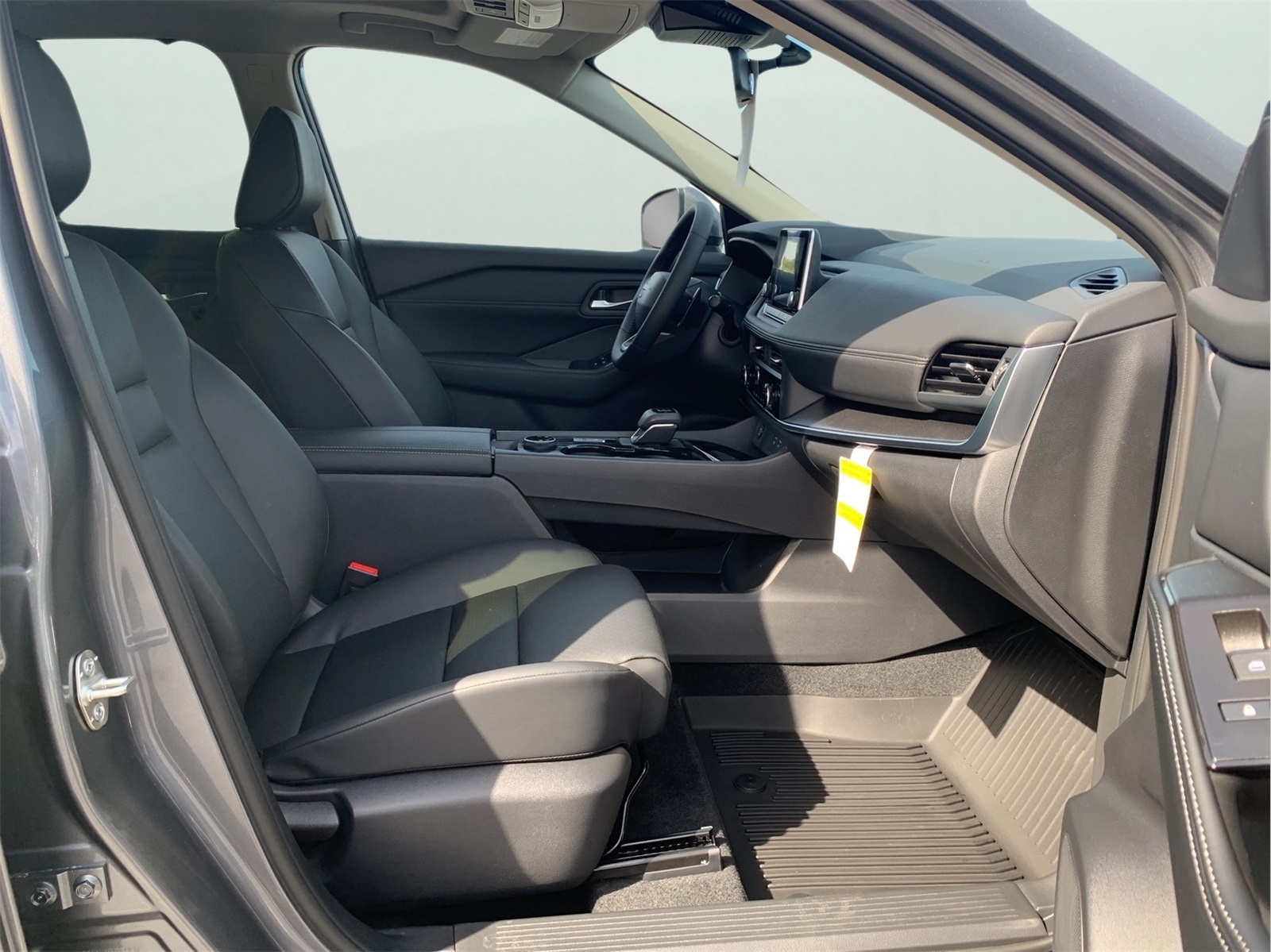 2026 Nissan Rogue SV photo 28
