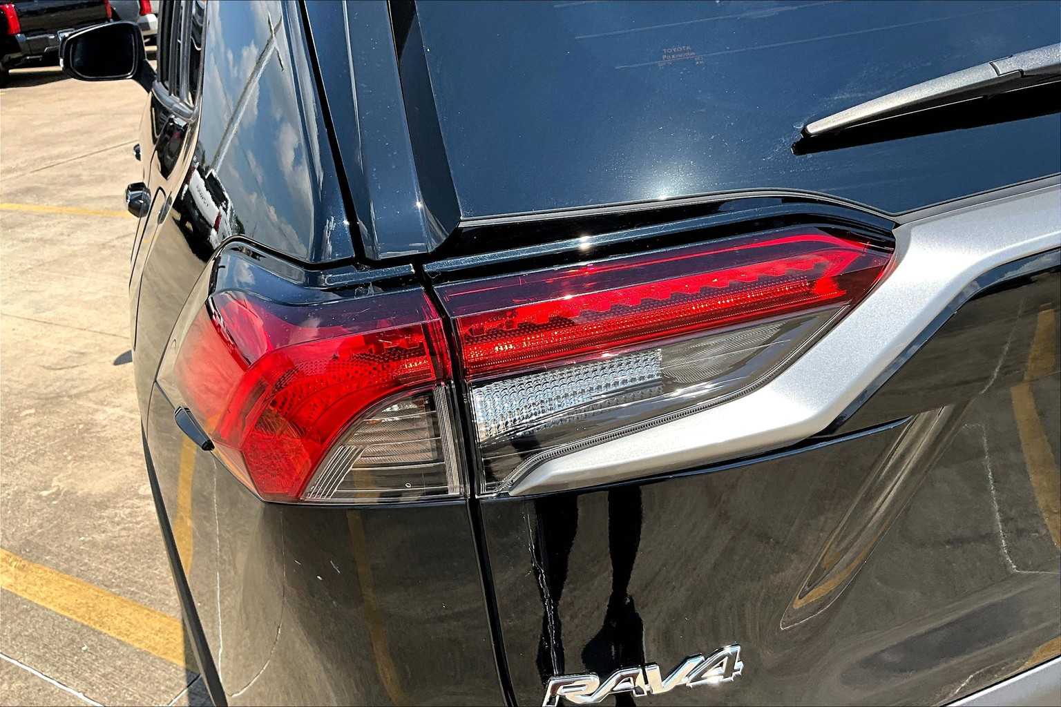 2024 Toyota RAV4 Hybrid Limited photo 26