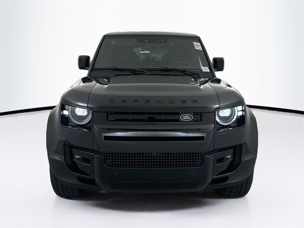 2026 Land Rover Defender V8 photo 2
