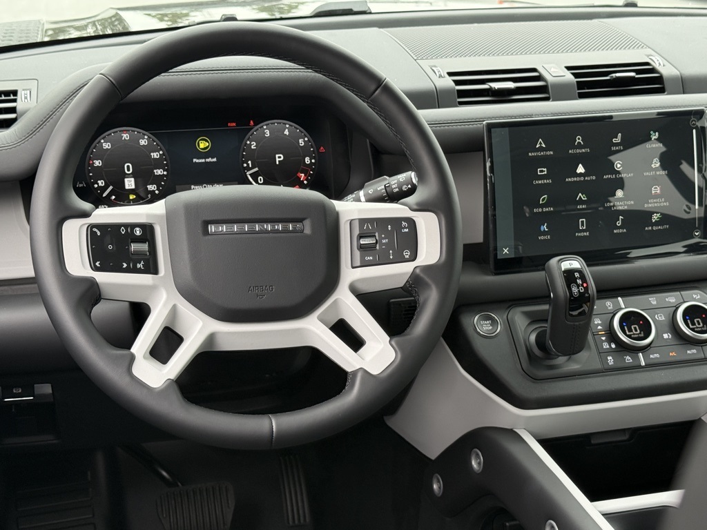 2025 Land Rover Defender 130 S photo 20