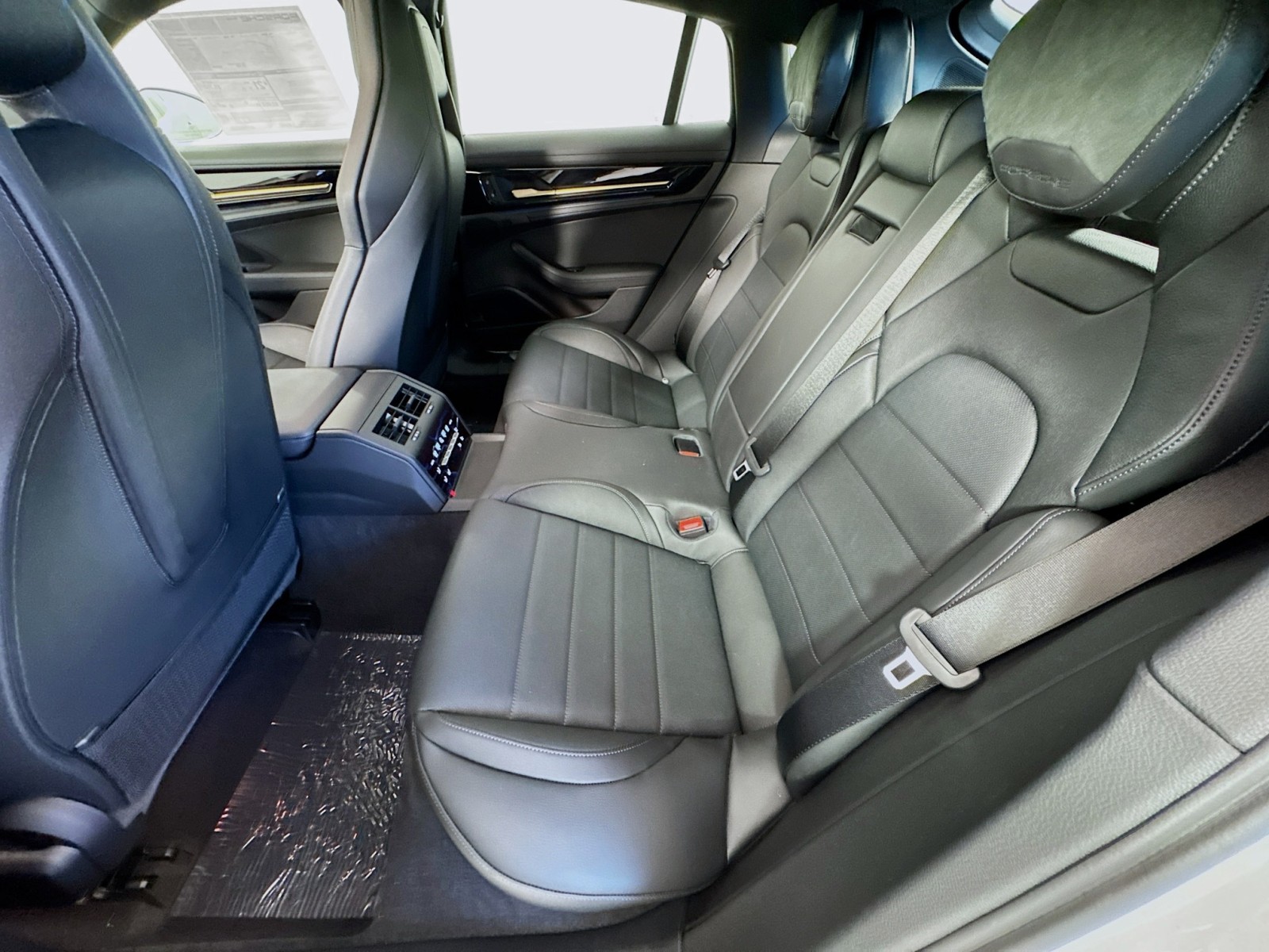 2025 Porsche Panamera 4 photo 20