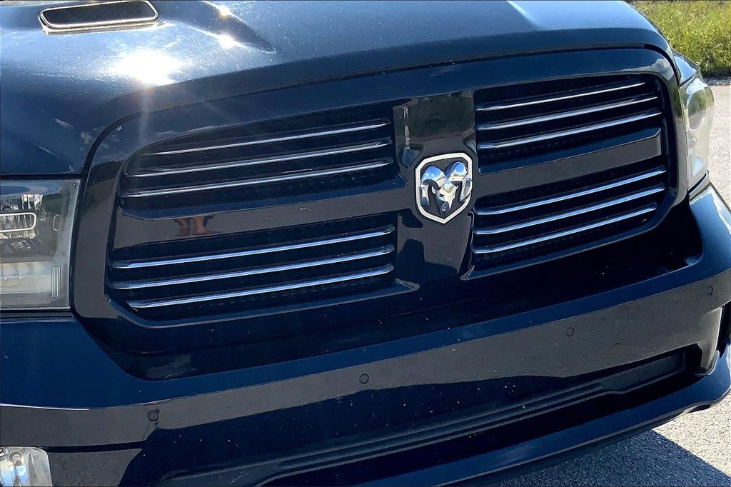 2015 Ram 1500 Sport photo 28