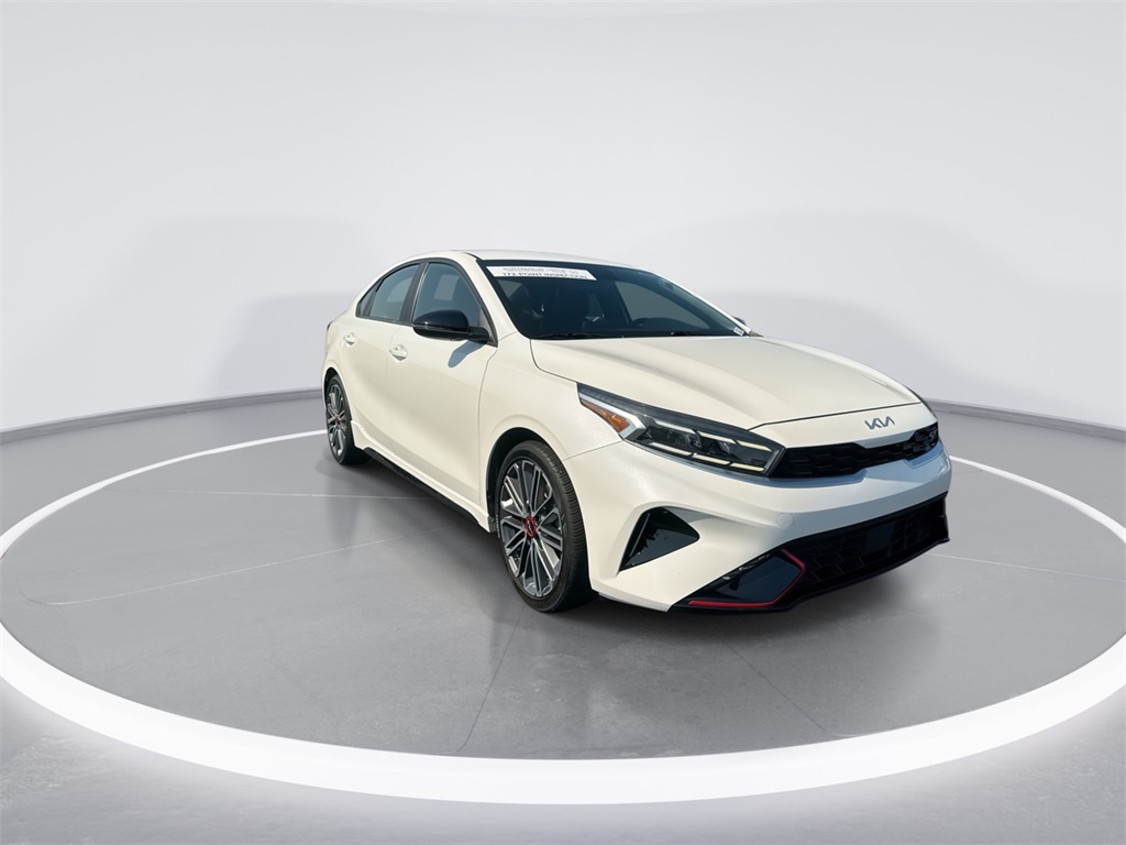 2023 Kia Forte GT photo 2