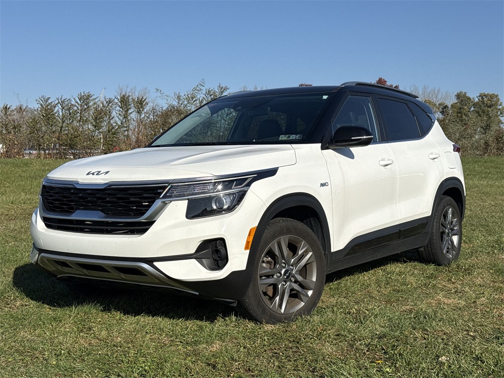 2023 Kia Seltos S's photo