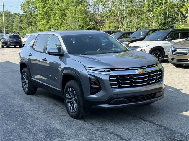 2026 Chevrolet Equinox LT photo 2