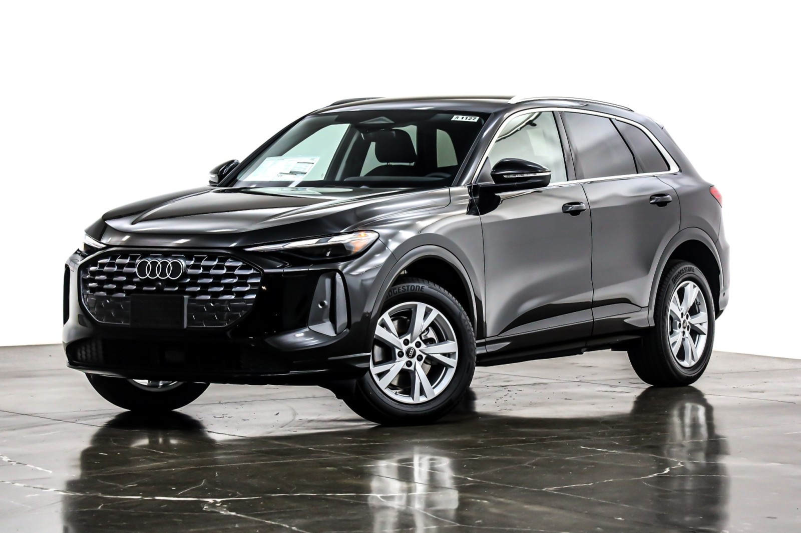 <span style='font-size: 28px; color:#111'>New 2025 All-new Q5 SUV</span>