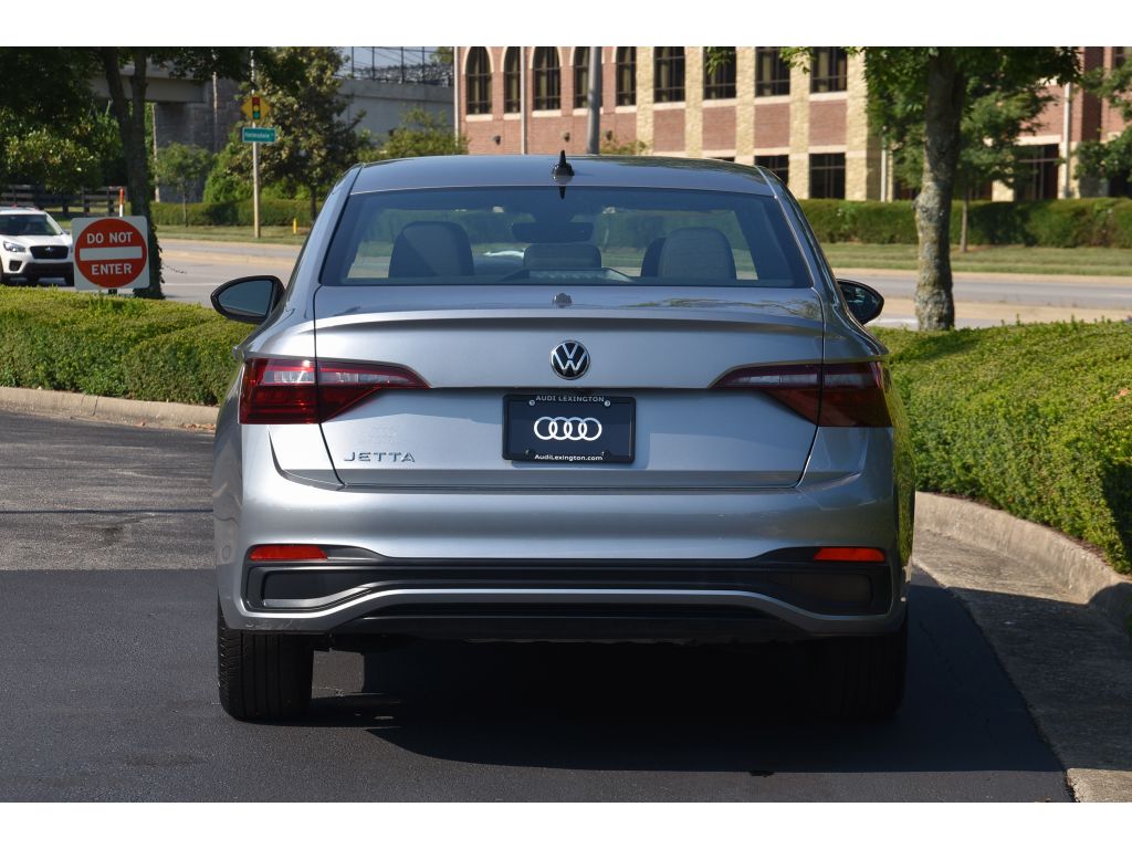 2024 Volkswagen Jetta Sport photo 3