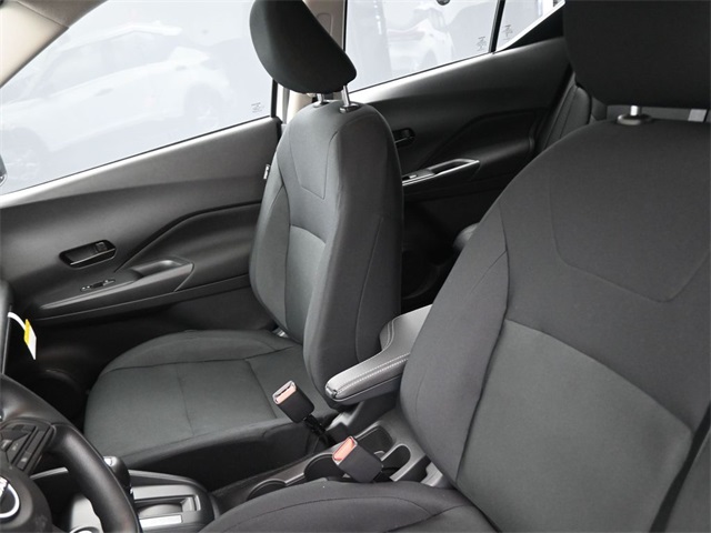 2025 Nissan Kicks Play S photo 19