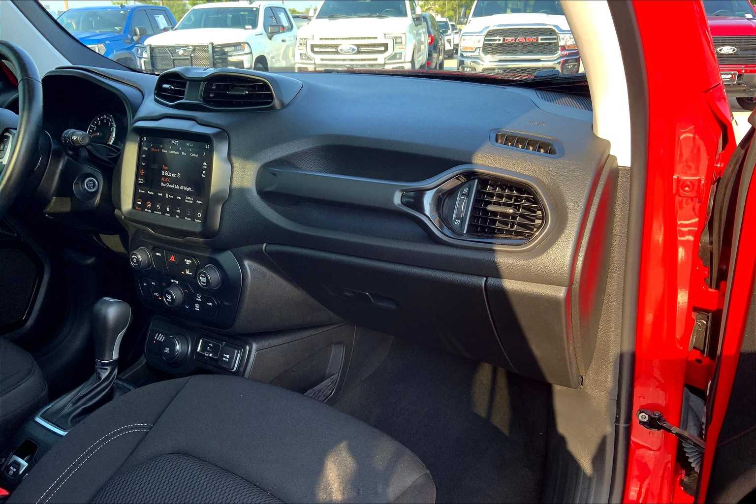 2023 Jeep Renegade Latitude photo 17