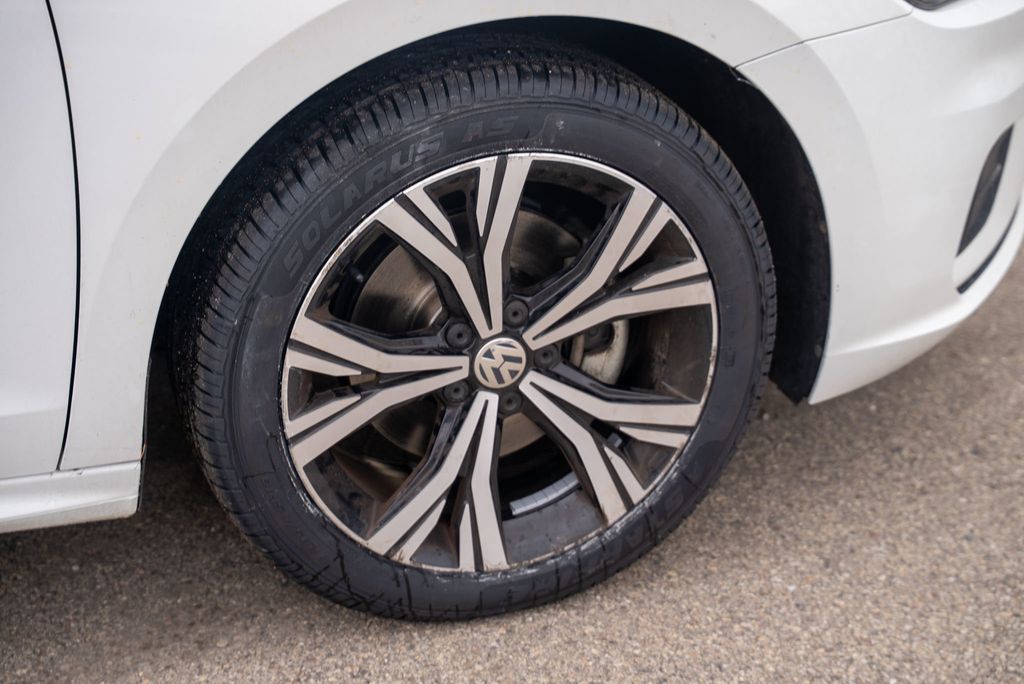 2021 Volkswagen Passat 2.0T SE photo 8