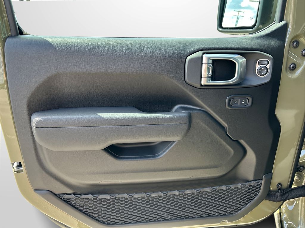 2025 Jeep Wrangler Sport S photo 18