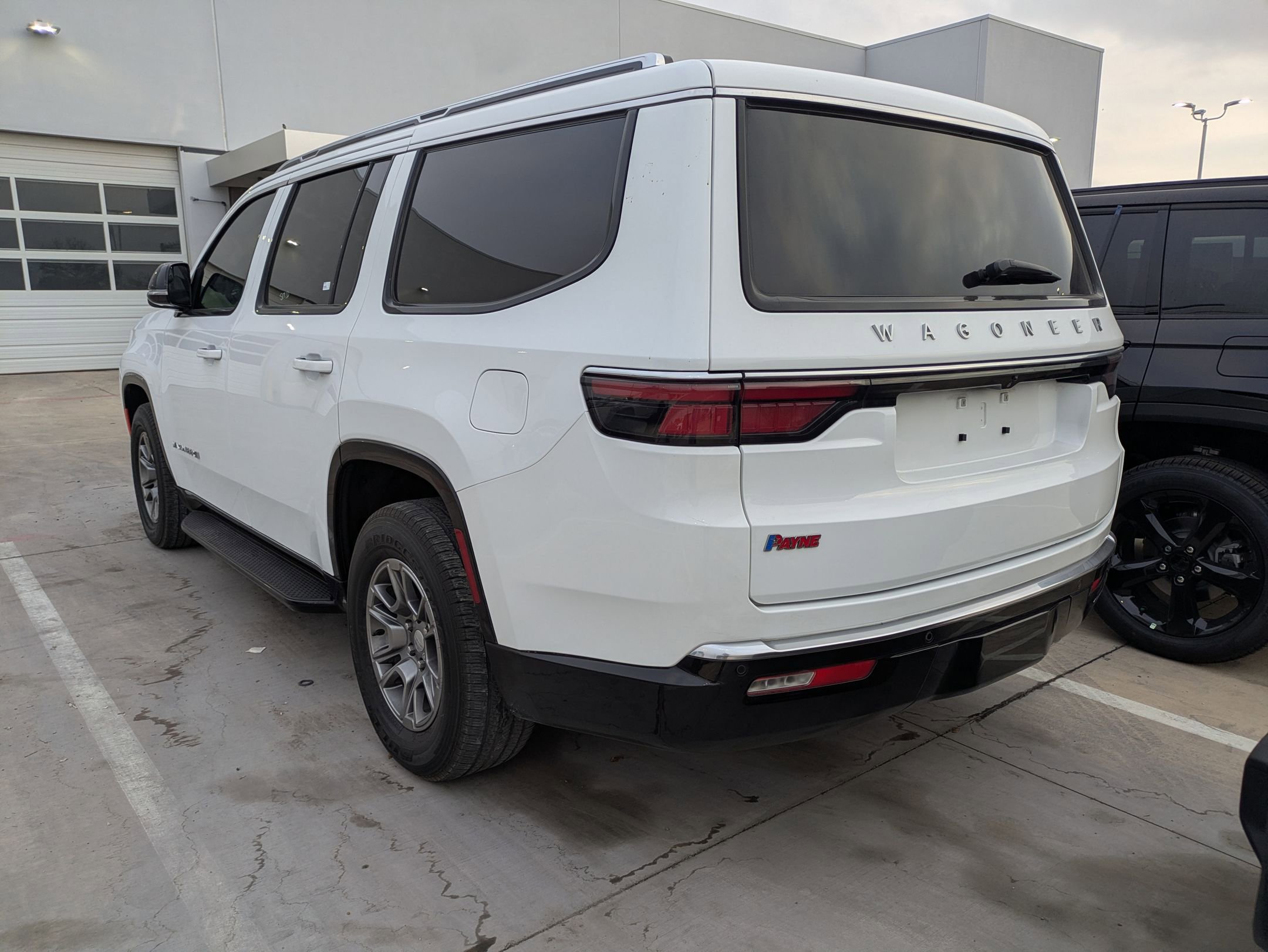 2023 Jeep Wagoneer Base photo 3