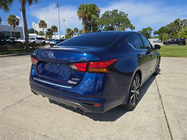 2021 Nissan Altima SR photo 4