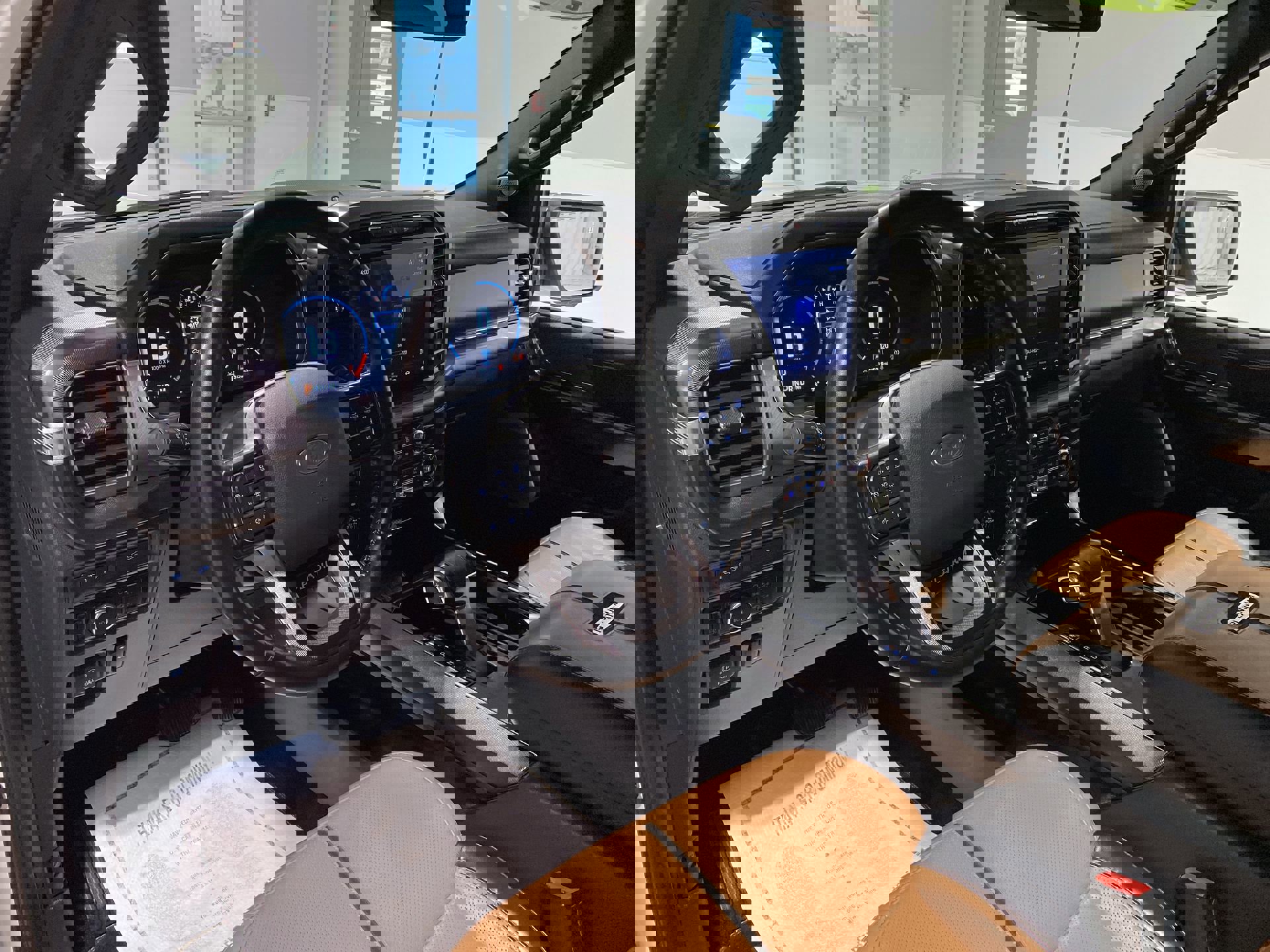 2022 Ford F-150 Platinum photo 8
