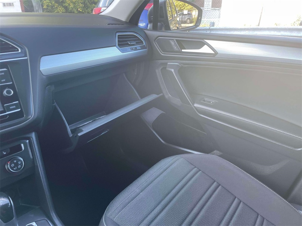2022 Volkswagen Tiguan S photo 28