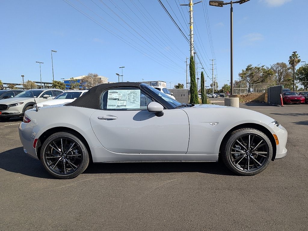 2025 Mazda MX-5 Miata Miata Grand Touring photo 7