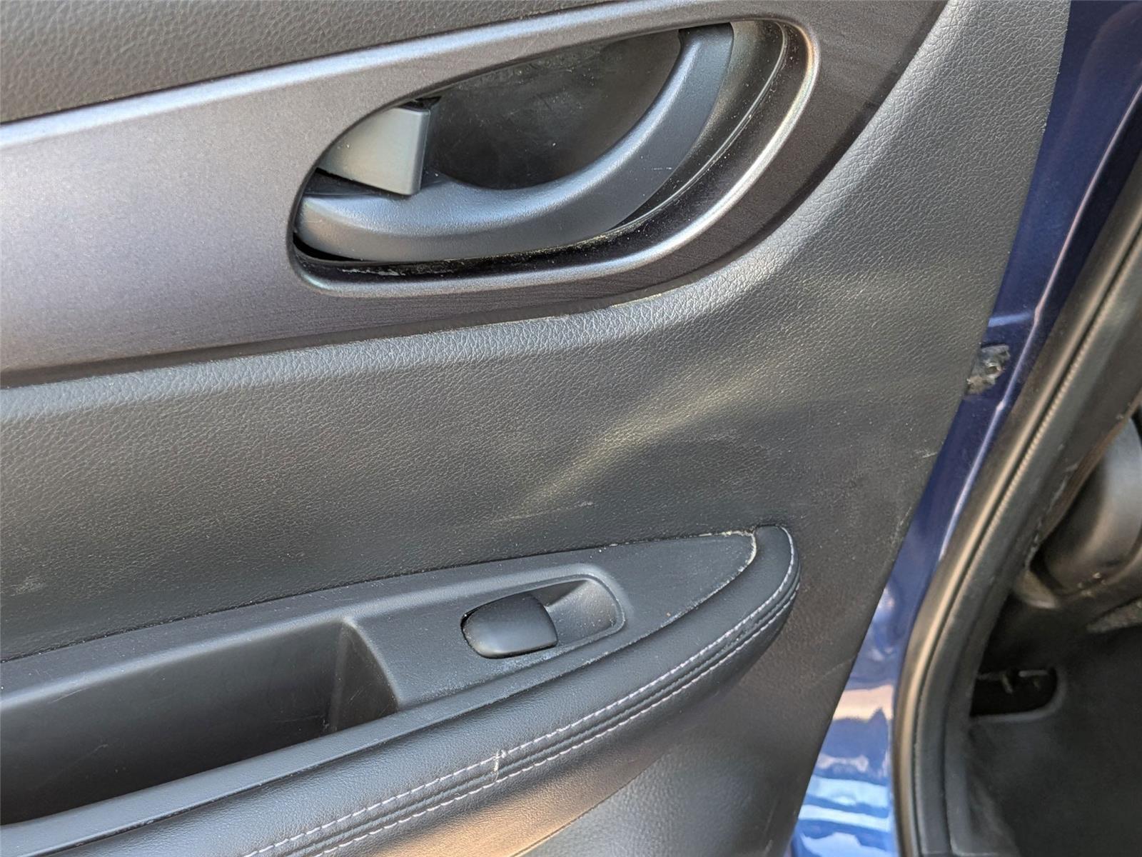 2019 Nissan Rogue Sport S photo 24