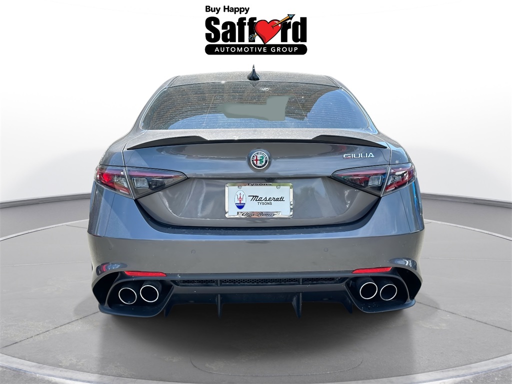 2024 Alfa Romeo Giulia Quadrifoglio photo 16