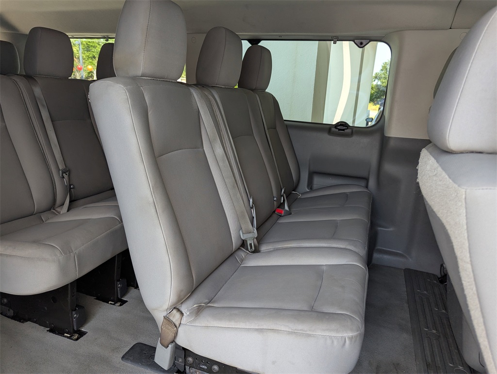 2019 Nissan NV3500 photo 25