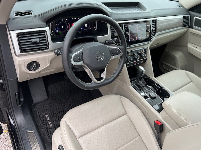 2023 Volkswagen Atlas SEL photo 13