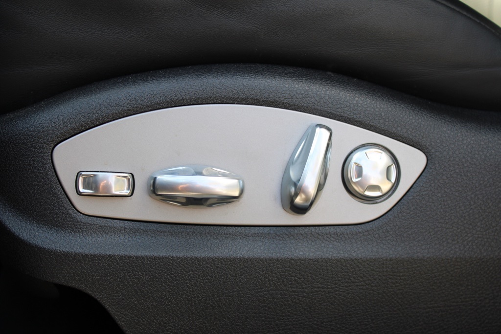 2024 Porsche Macan Base photo 23