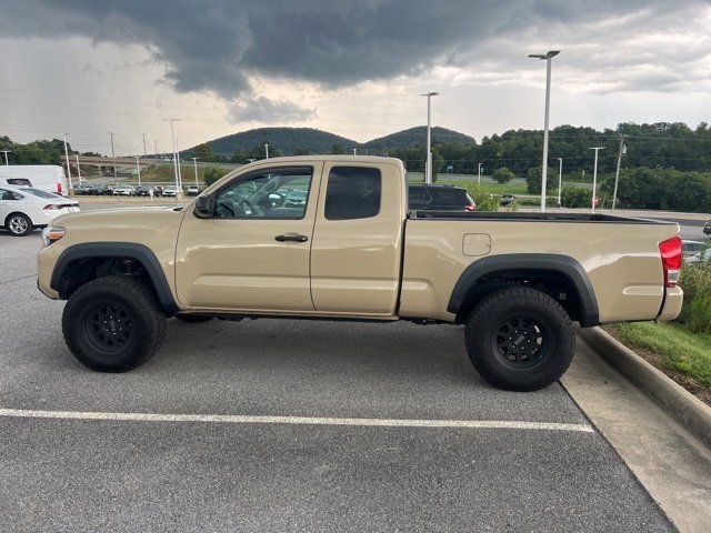 2019 Toyota Tacoma V6 photo 2