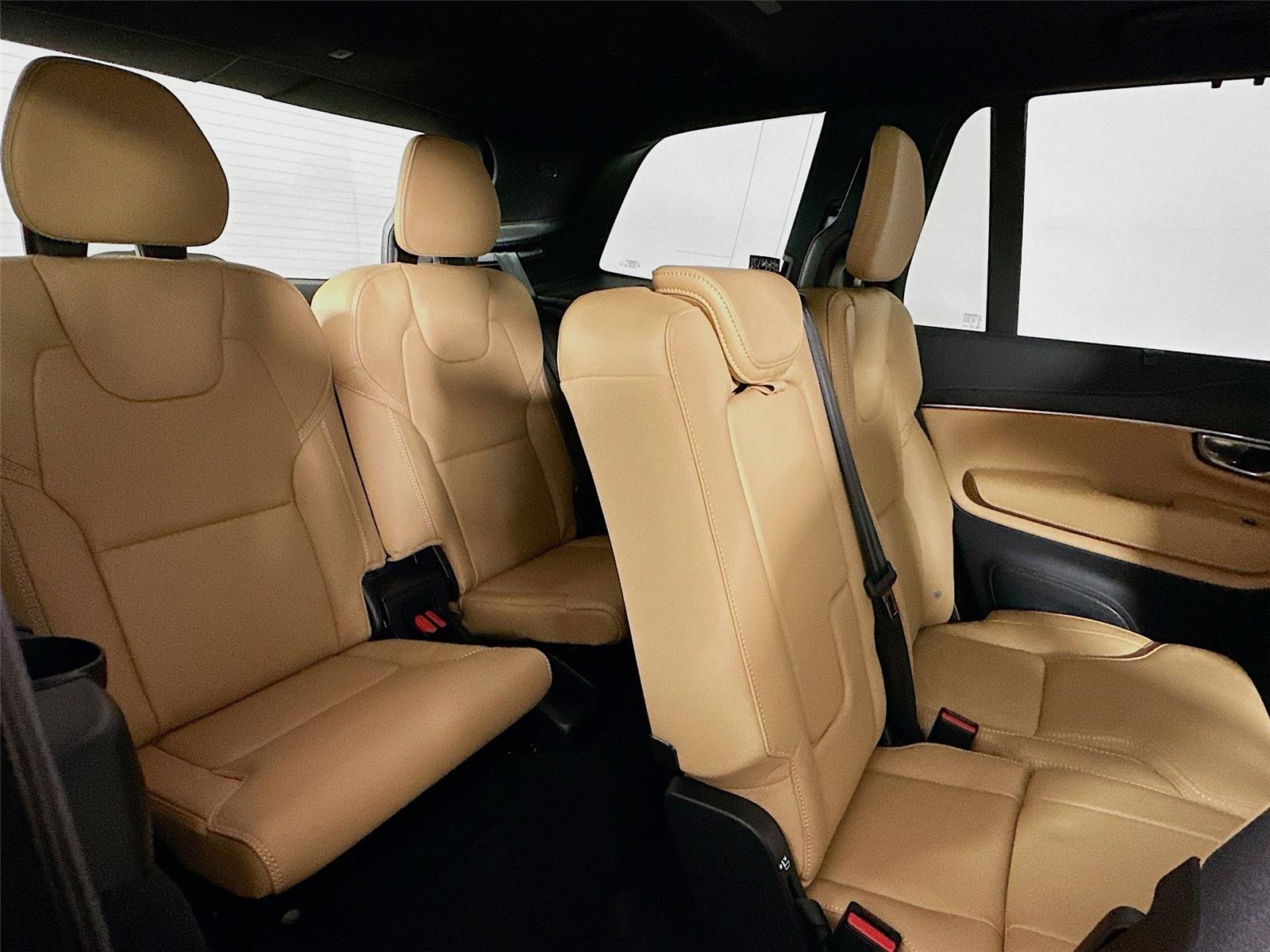 2025 Volvo XC90 photo 29