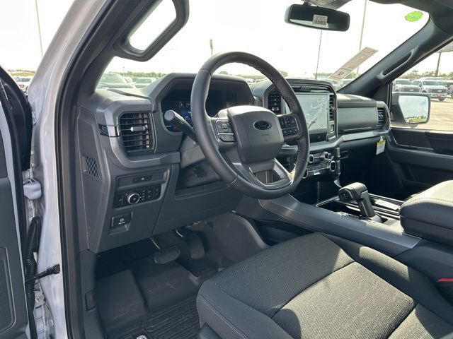 2025 Ford F-150 XLT photo 11