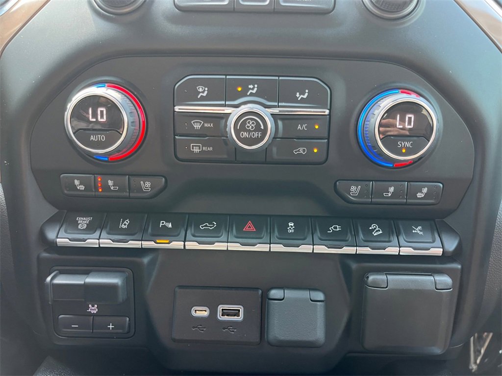 2022 Chevrolet Silverado 2500HD High Country photo 14