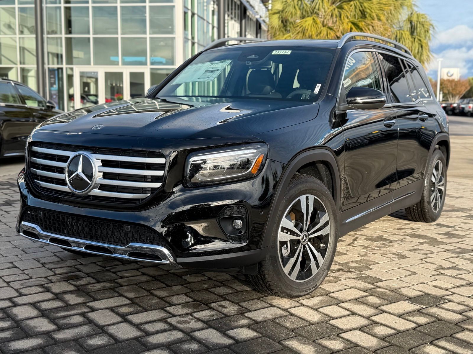 2025 Mercedes-Benz GLB Base's photo