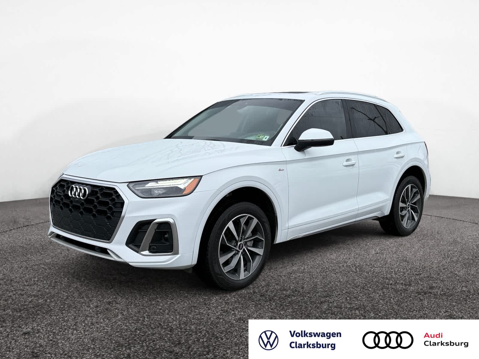 2022 Audi Q5 Premium Plus's photo