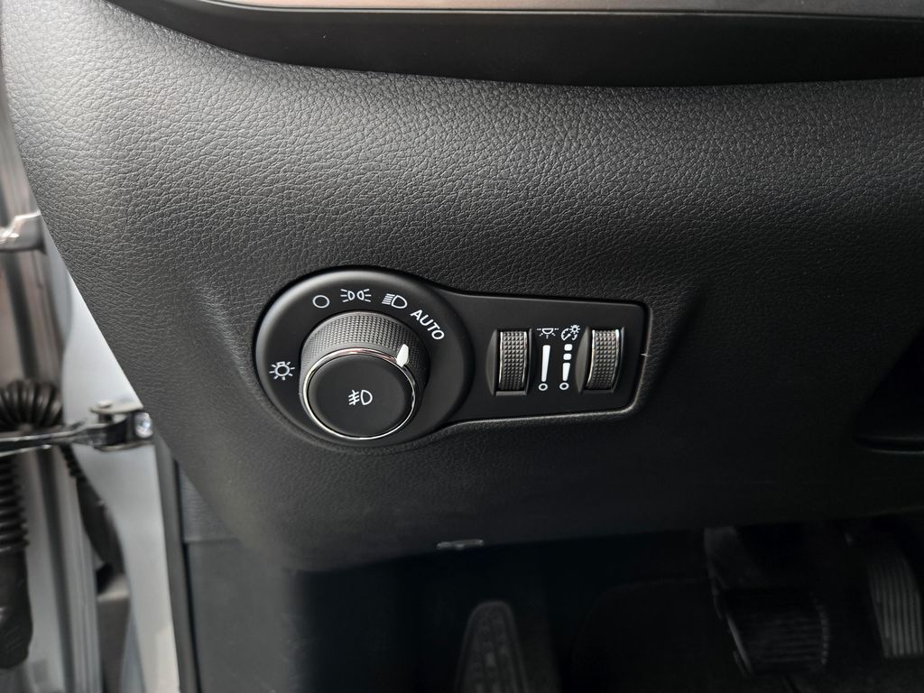 2026 Jeep Compass Limited photo 11