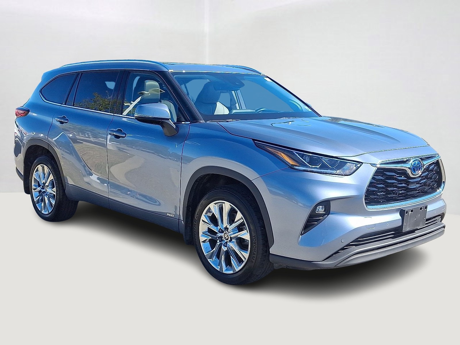 2022 Toyota Highlander Hybrid Limited photo 3