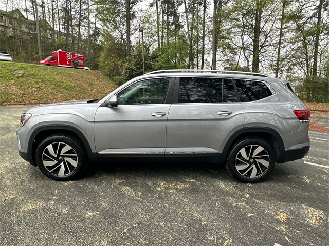 2025 Volkswagen Atlas SEL photo 4