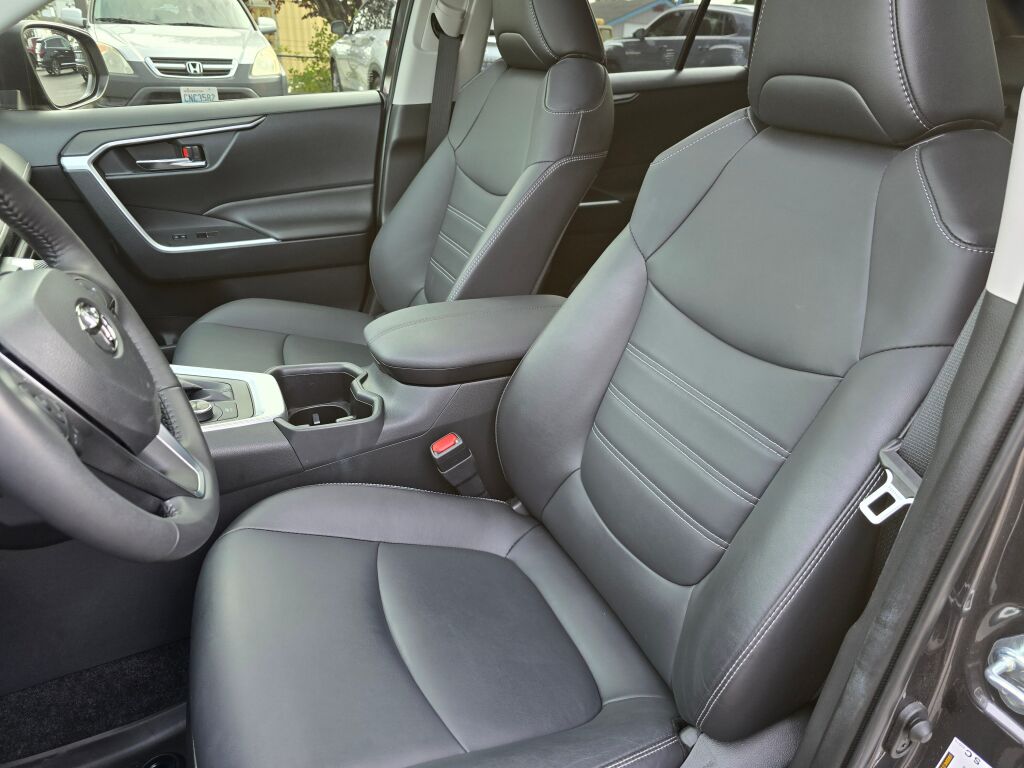 2023 Toyota RAV4 Hybrid XLE Premium photo 20
