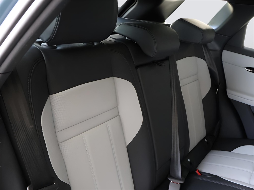 2026 Land Rover Range Rover Evoque Dynamic SE photo 11