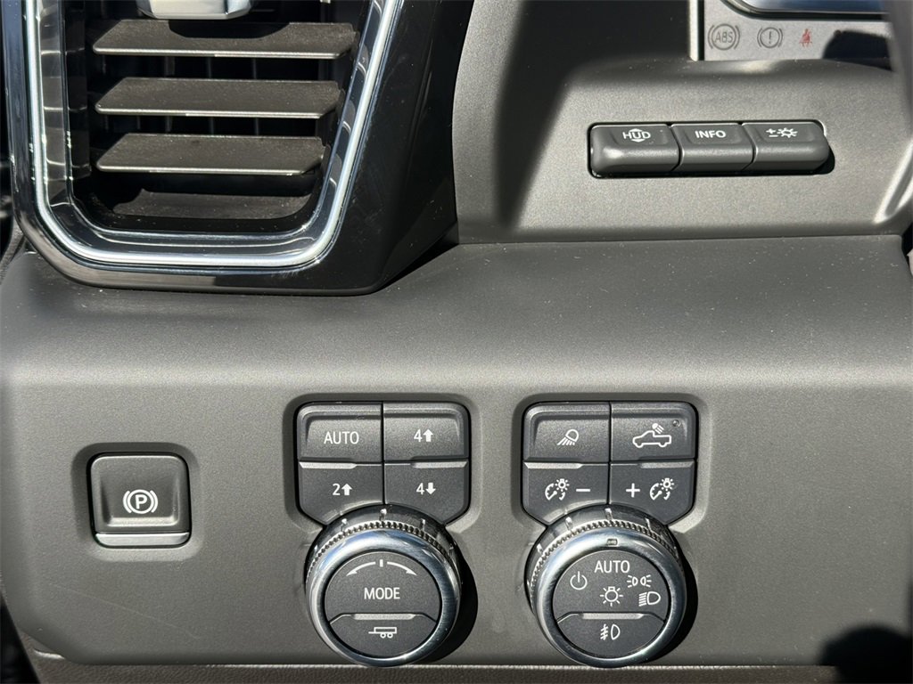 2025 GMC SIERRA - Image 18