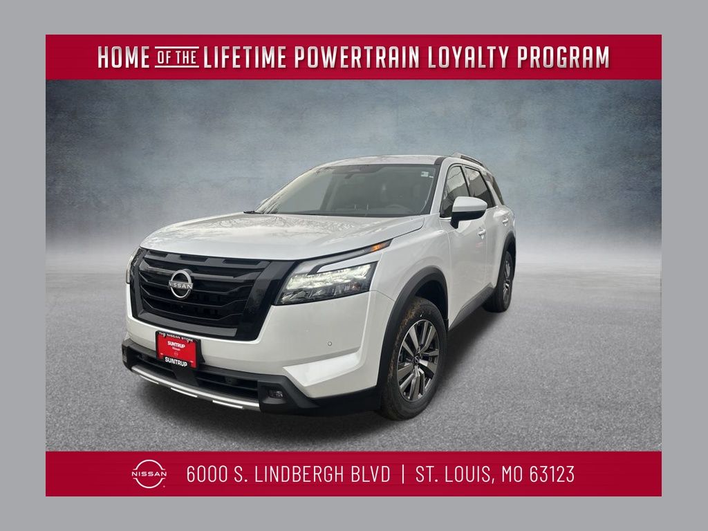 2025 Nissan Pathfinder SL's photo